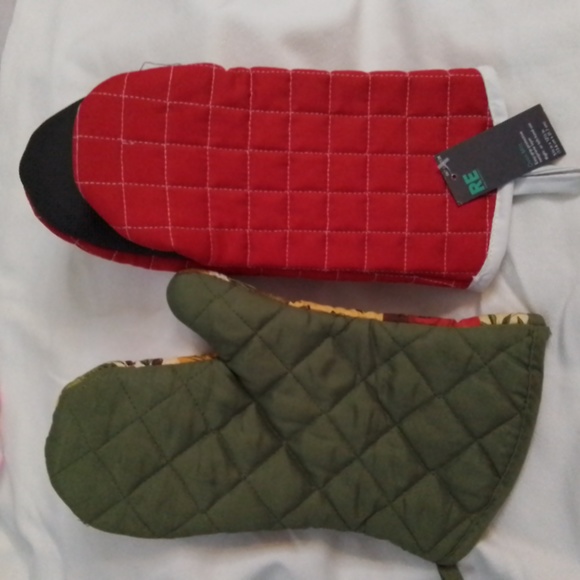 Dining placement-napkins and oven mitt set - Picture 10 of 14